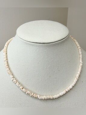 Vintage Y2K American Eagle AE Puka Shell Bead Necklace Surfer Beach Boho